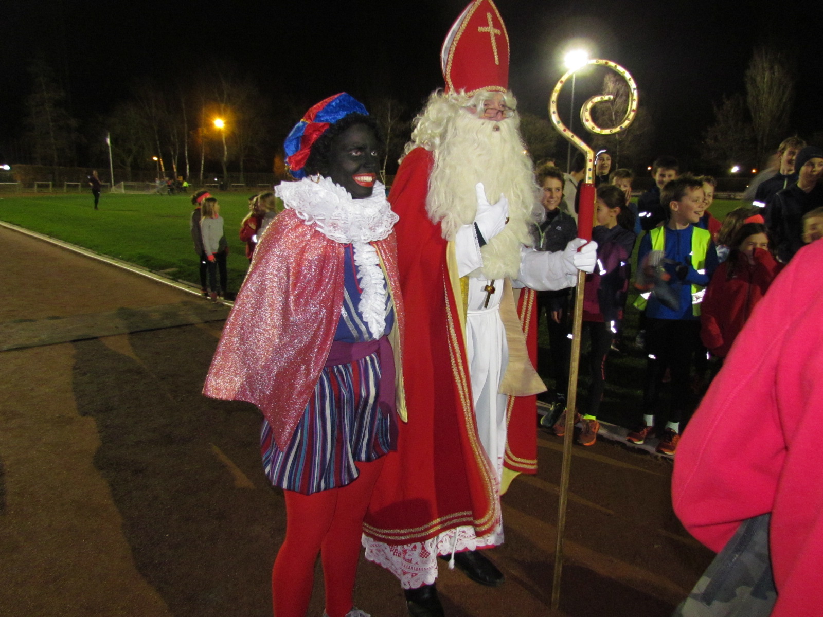 Donderdag 6 december, de Heilige man en Piet op training bij DCLA-Halen.